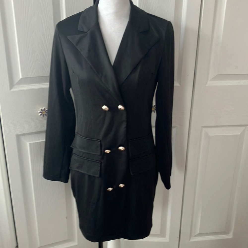 Brand new , tagless , black dress